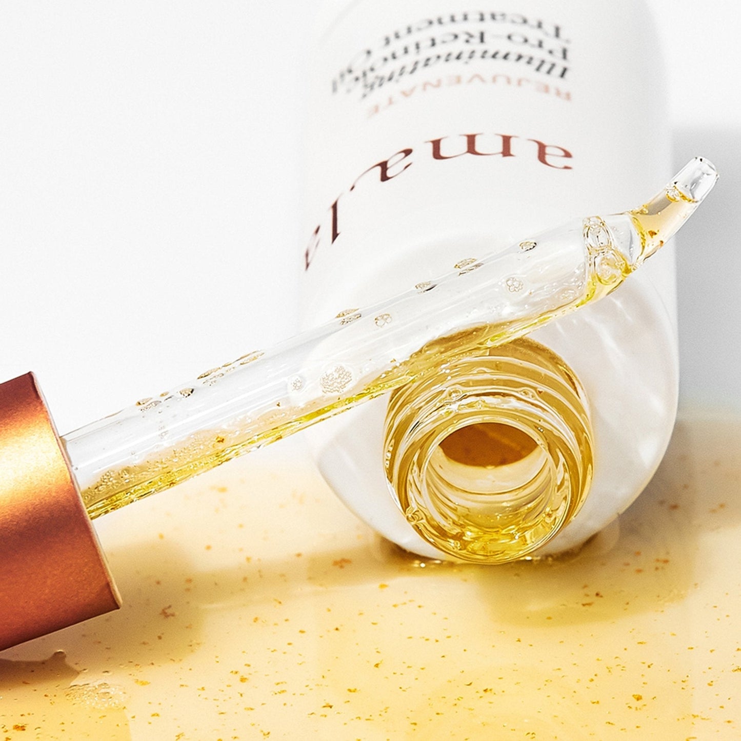 Illuminating Pro-Retinoic Treatment Oil